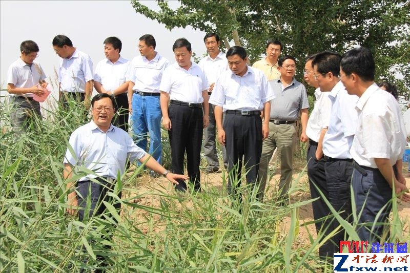 国家“十一五”防沙治沙目标责任期末综合考核组来民勤检查考核