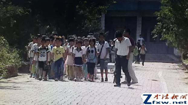 乐陵一小学班63人被扇耳光 打人的是品德课老师